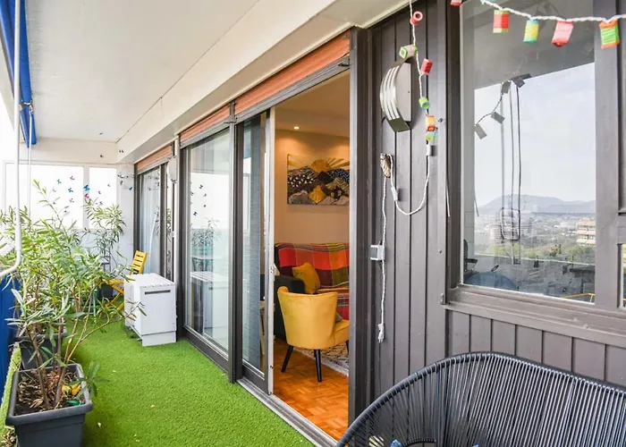 Grand Appartement Avec Balcon Et Parking