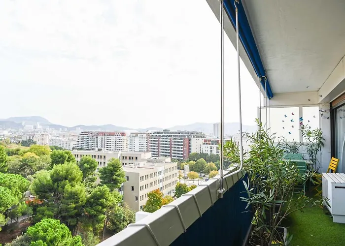 Grand Appartement Avec Balcon Et Parking