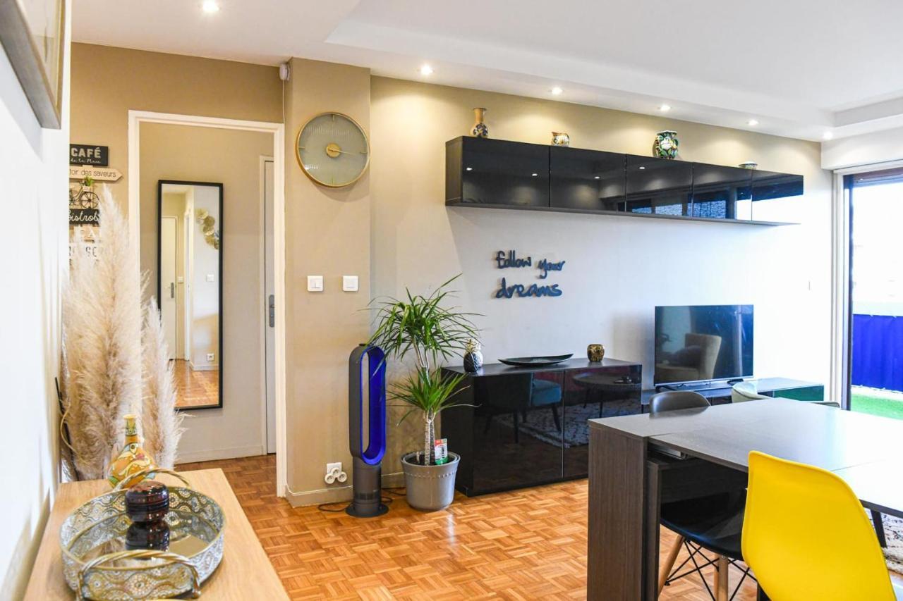 Appartement Grand Avec Balcon Et Parking Marseille